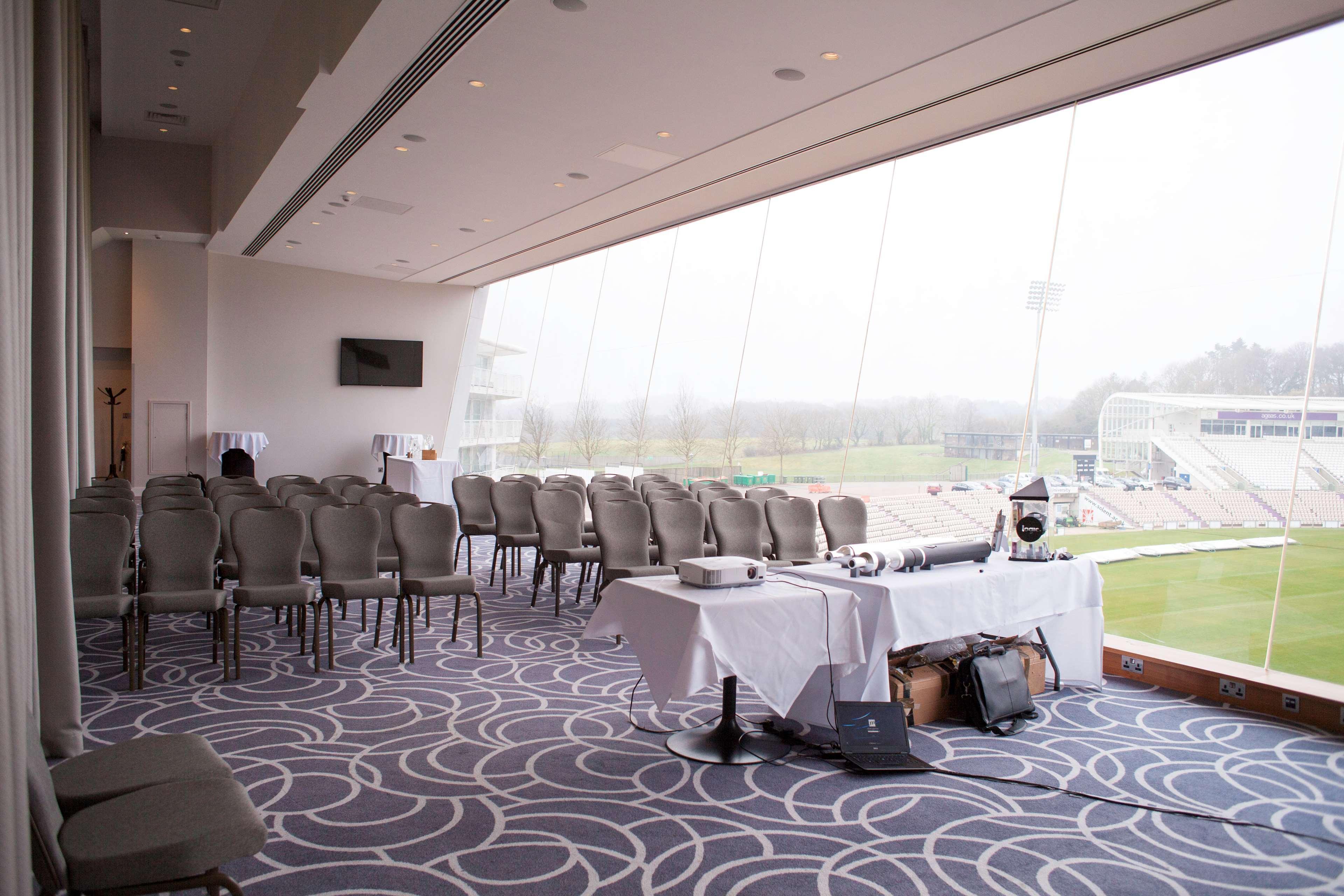 Hotel Hilton Southampton - Utilita Bowl Exterior foto